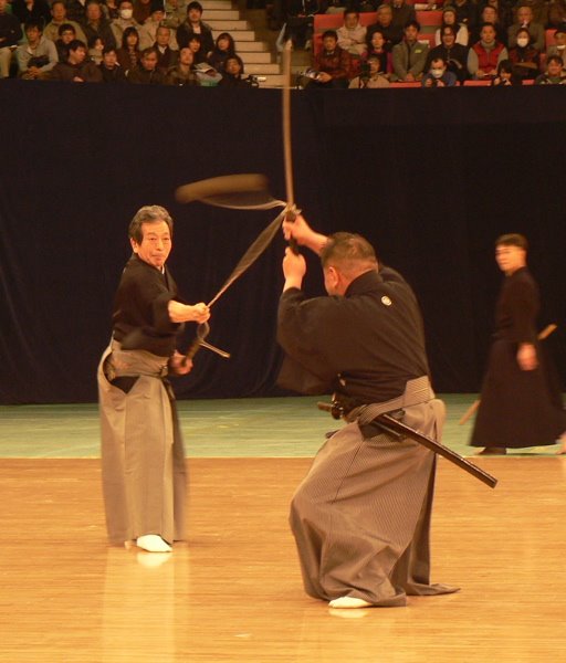 Katsuse Sensei of Suio ryu shows Masaki Ryu kusarigama-jutsu